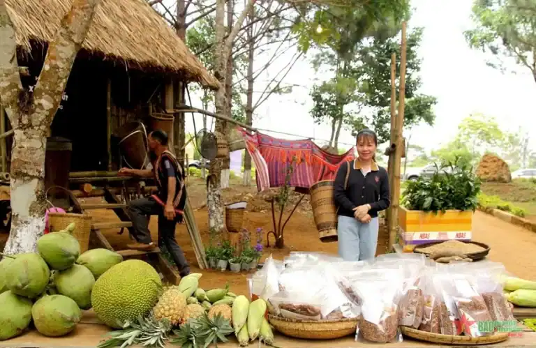 Chợ phiên Măng Đen họp chợ