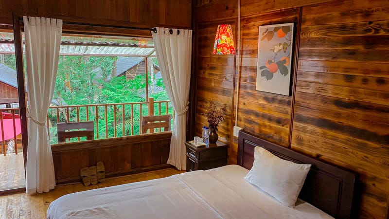 homestay mang den góc phòng ngù nhìn ra view vườn Alba-Ra Homestay