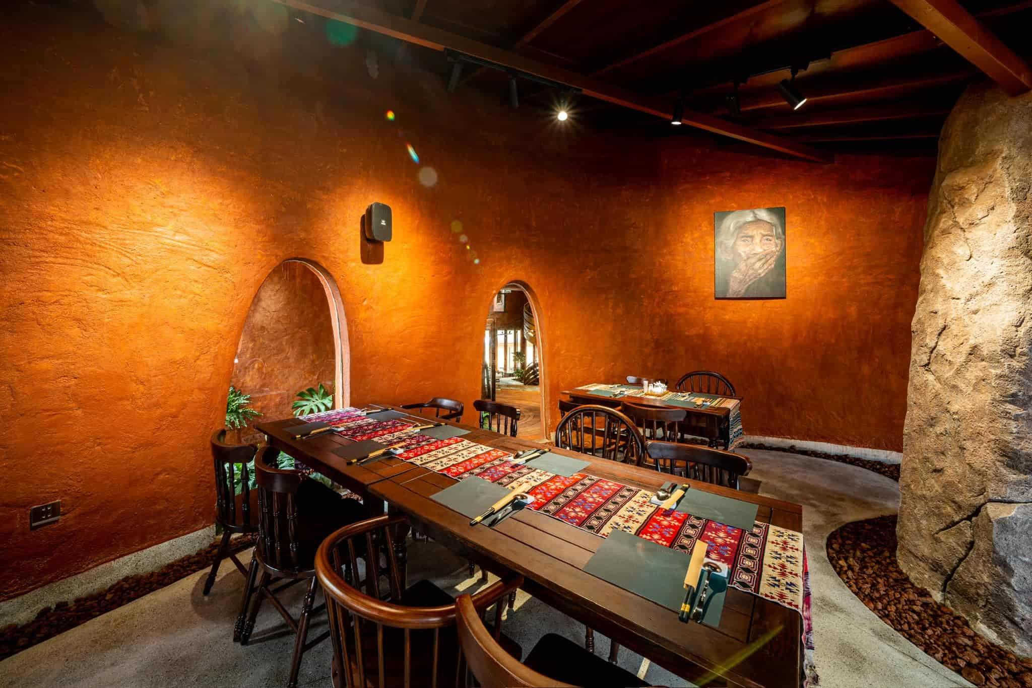 dich vu mang den góc nhìn khác của phòng ăn Bạch Dương Hotel