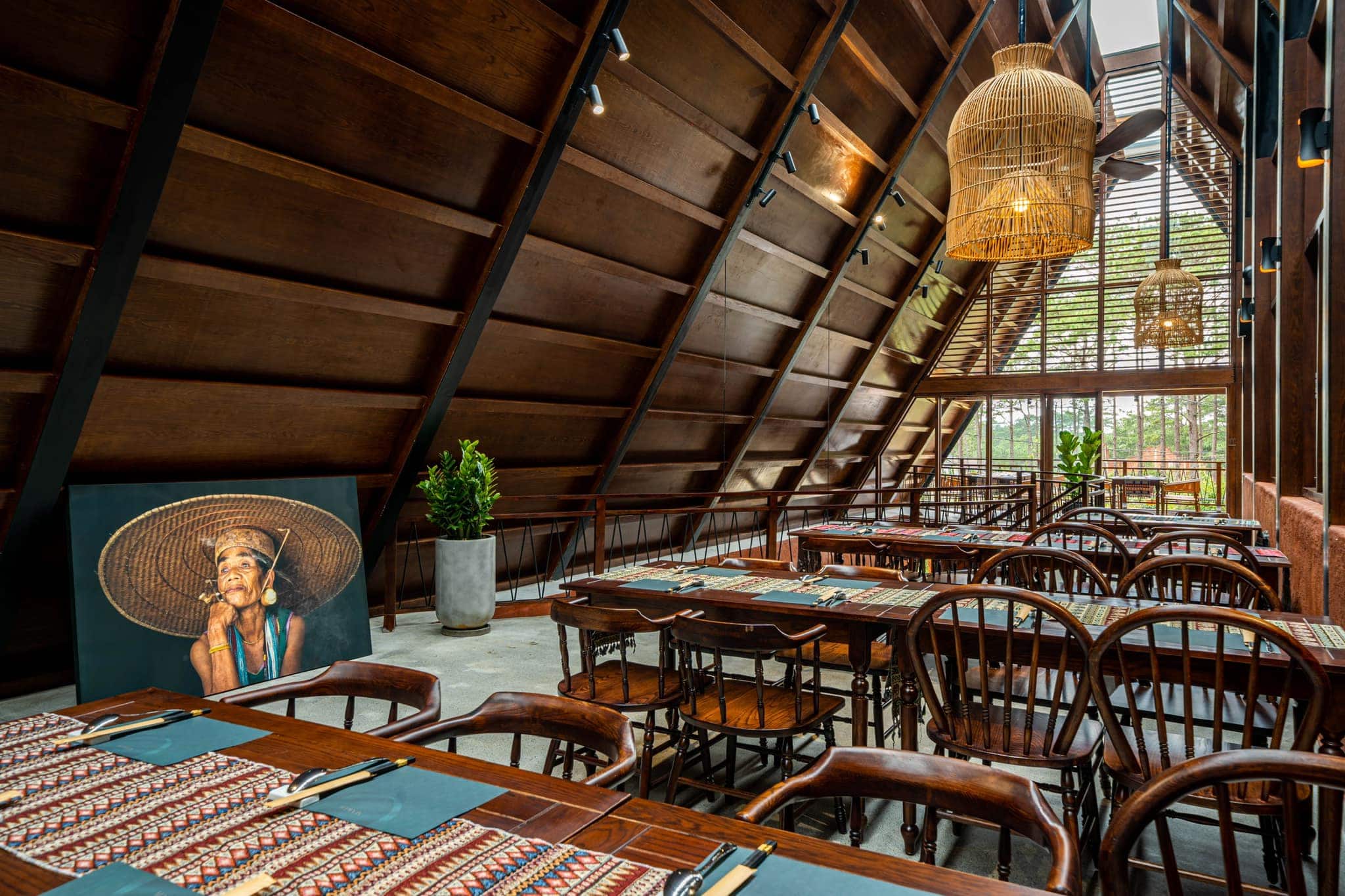 dich vu mang den nhà hàng đẳng cấp Bạch Dương Hotel