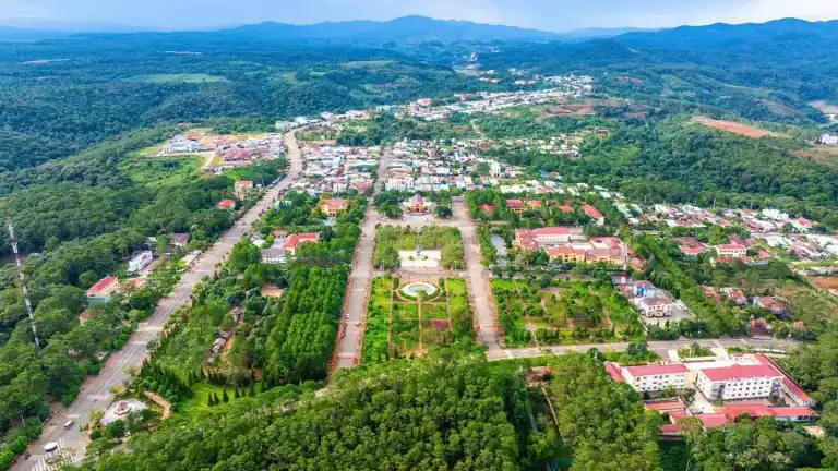 DU LỊCH MĂNG ĐEN TĂNG TRƯỞNG MẠNH & BẢO VỆ VẺ HOANG SƠ – ĐỊNH HƯỚNG PHÁT TRIỂN BỀN VỮNG 1 du lịch Măng Đen phát triển