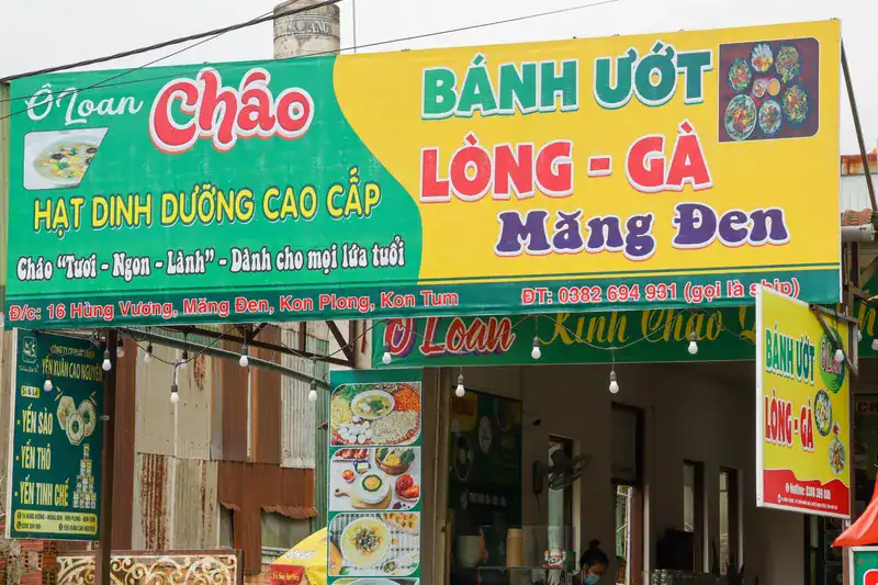 BÁNH ƯỚT LÒNG GÀ Ô LOAN MĂNG ĐEN – QUÁN ĂN SÁNG QUEN THUỘC CỦA DU KHÁCH 1 Bánh ướt lòng gà O Loan Măng Đen