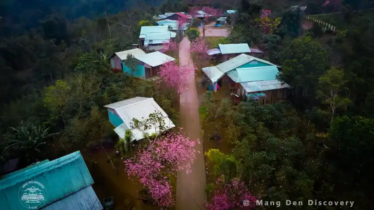 không gian làng bản và thiên nhiên Măng Đen