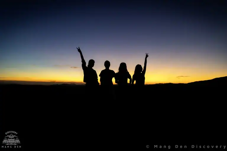 DU LỊCH MĂNG ĐEN – TRẢI NGHIỆM BÌNH YÊN GIỮA CAO NGUYÊN ĐẠI NGÀN 4 du lịch măng đen hoàng hôn