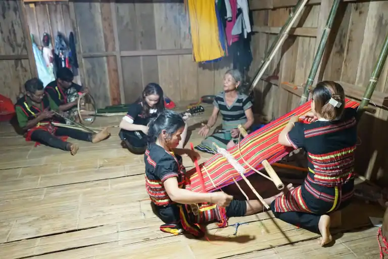 nghề dệt truyền thống Măng Đen