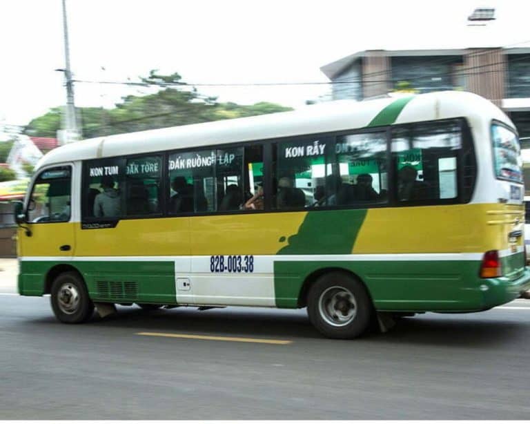 xe buýt đi Măng Đen