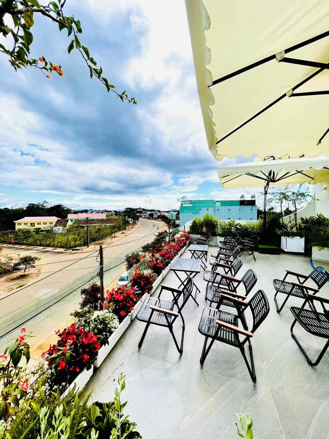 homestay Măng Đen có quán cafe sân thượng