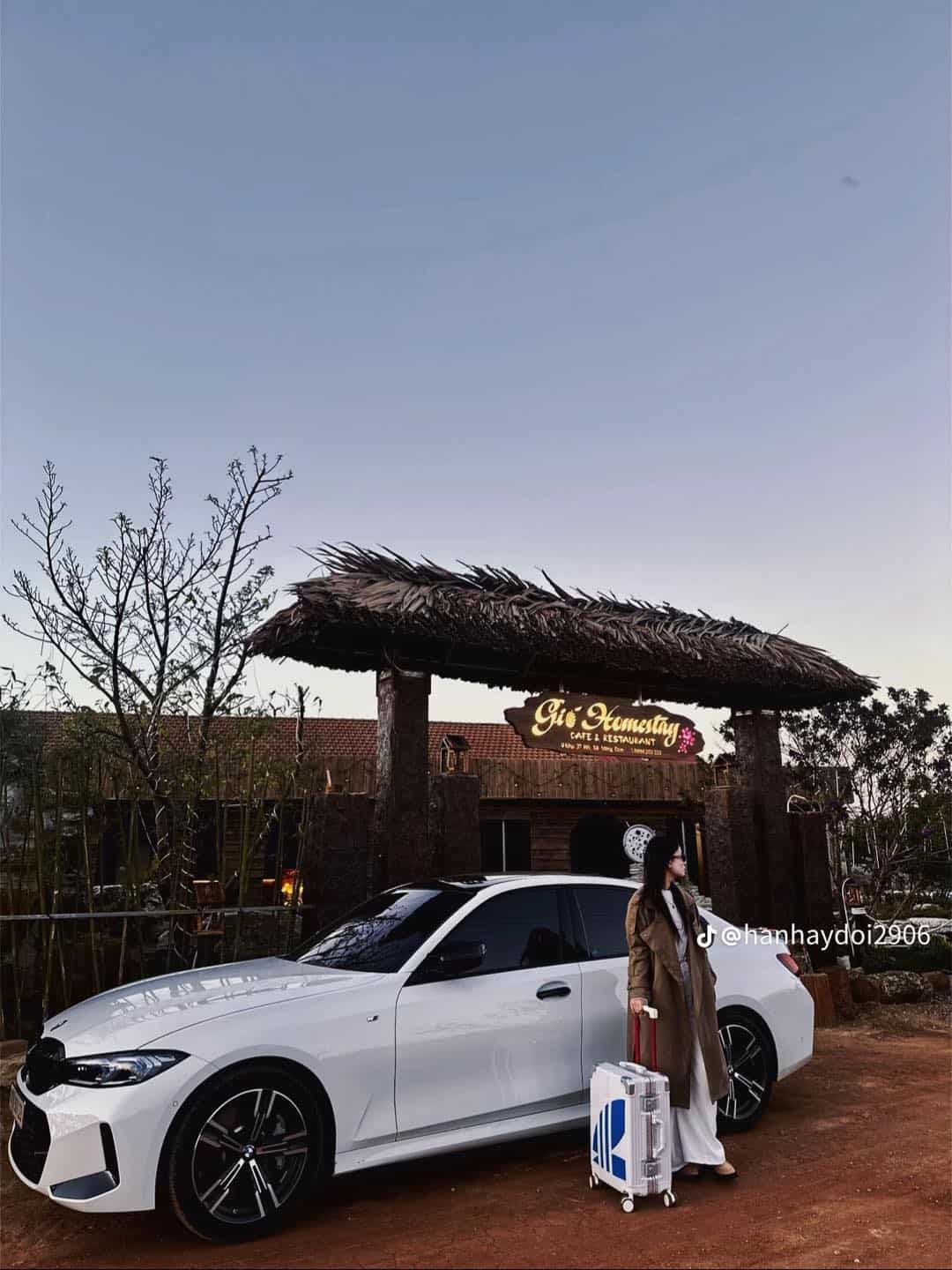 homestay Măng Đen bãi đỗ xe rộng