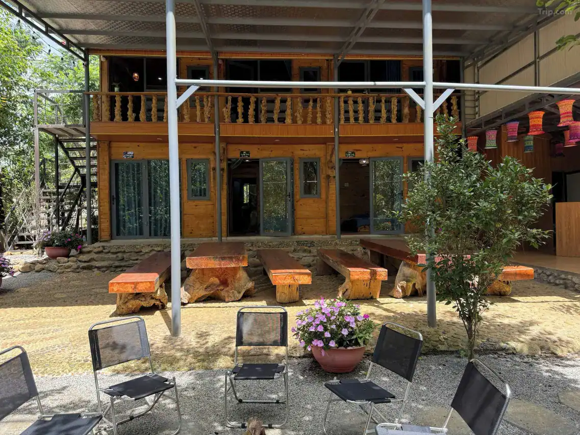 homestay Mang Den có sân vườn