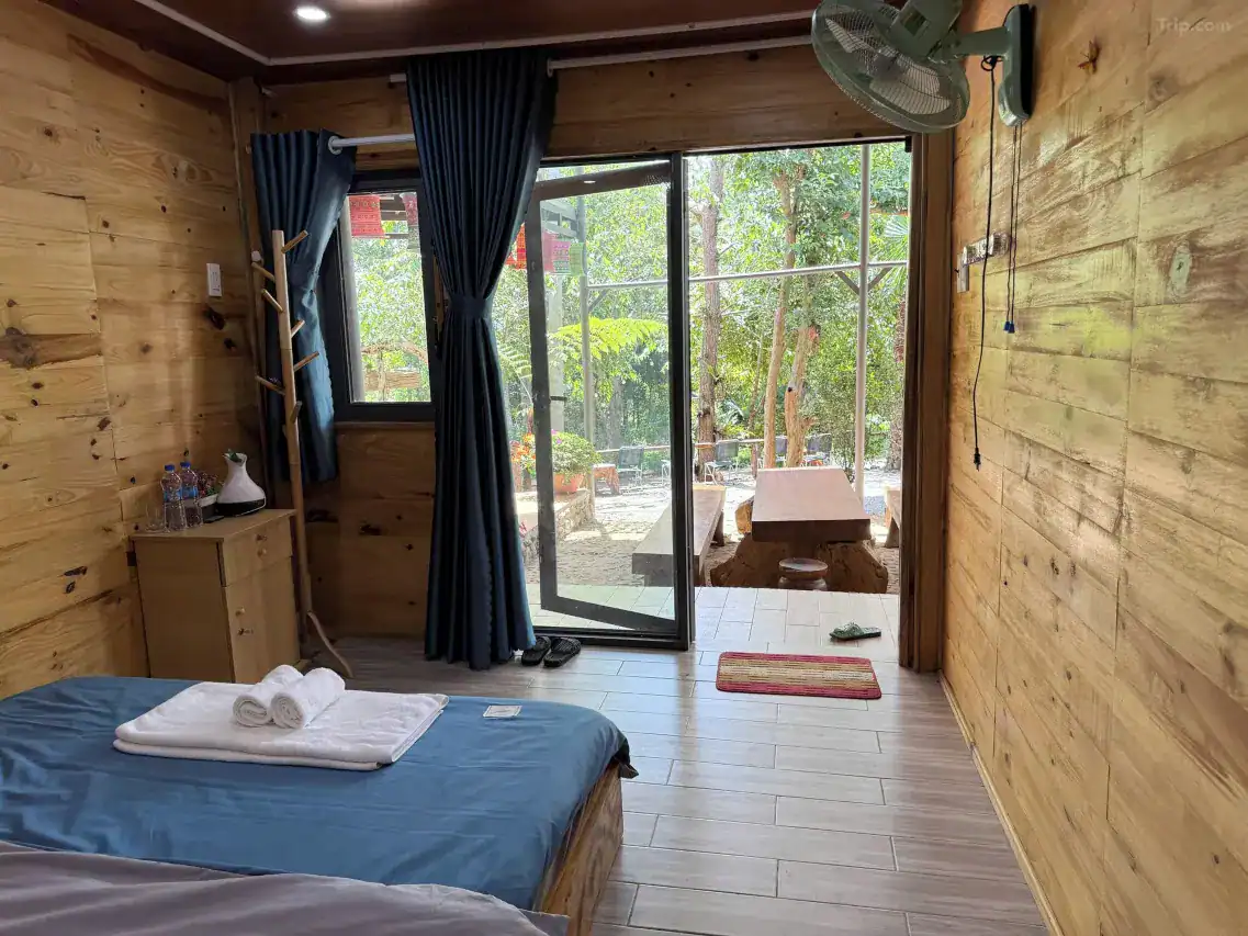 homestay Mang Den có ban công