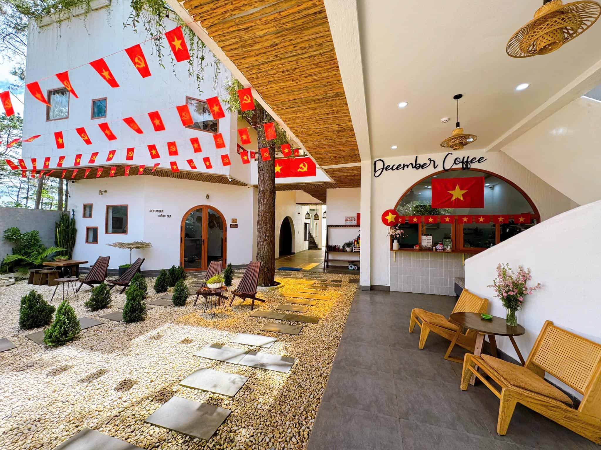 homestay Mang Den gần hồ