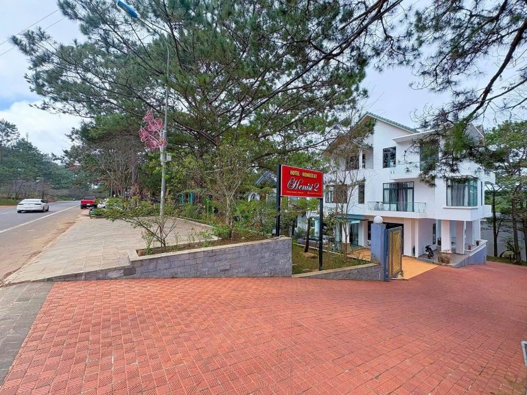 homestay mang den cổng vào Henisi Homestay