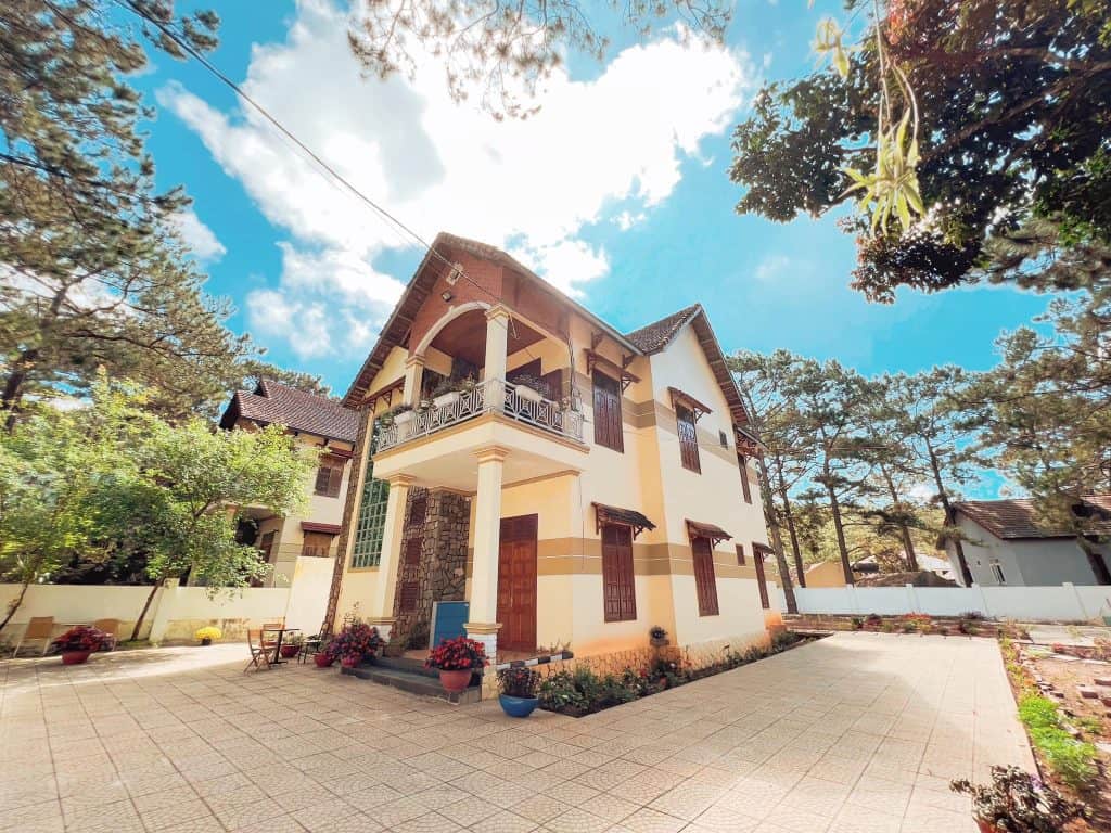 DANH SÁCH LƯU TRÚ MĂNG ĐEN UY TÍN – HOMESTAY, VILLA, KHÁCH SẠN ĐƯỢC CHỌN LỌC 3 HOMESTAY TRUNG TÂM MĂNG ĐEN nhà phố