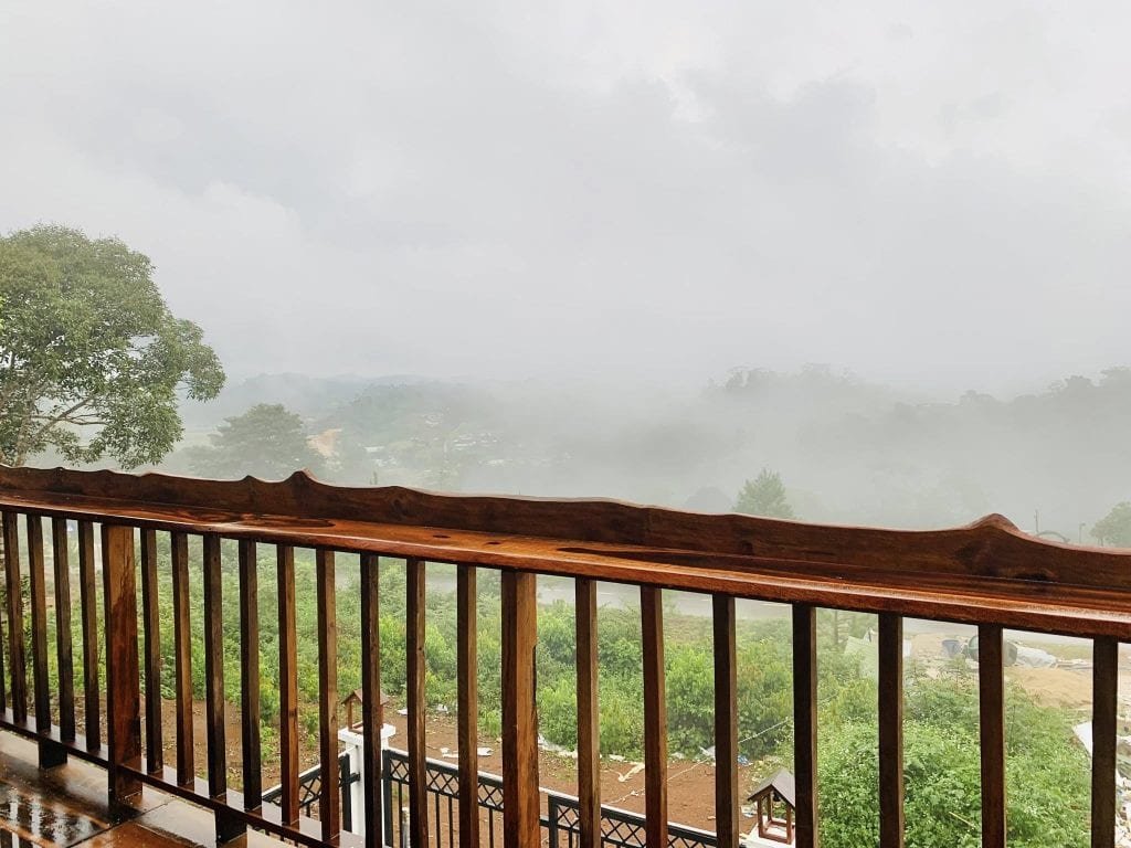 homestay săn mây Măng Đen view rừng