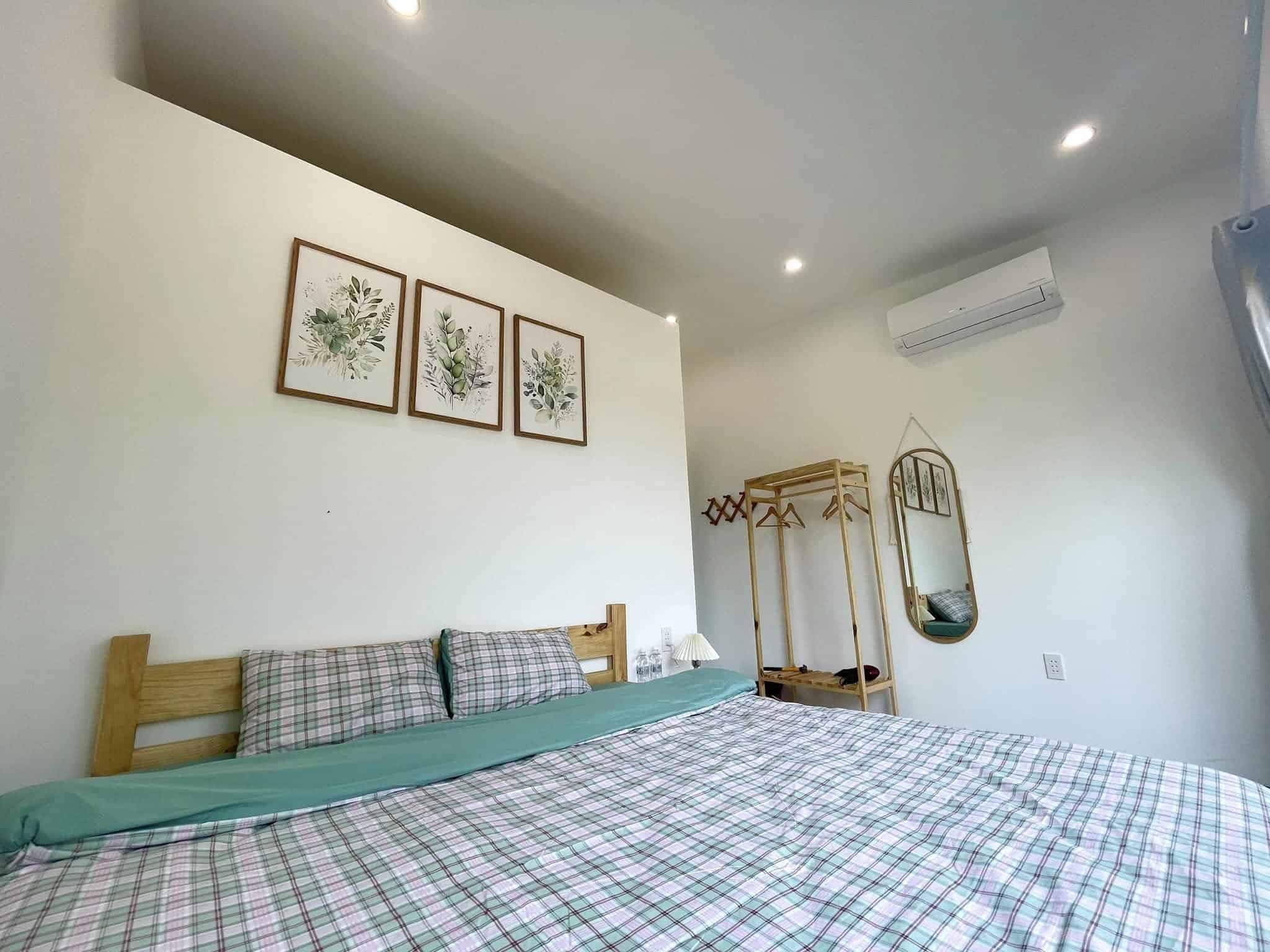 homestay mang den giường ngủ rộng rãi Angels homestay