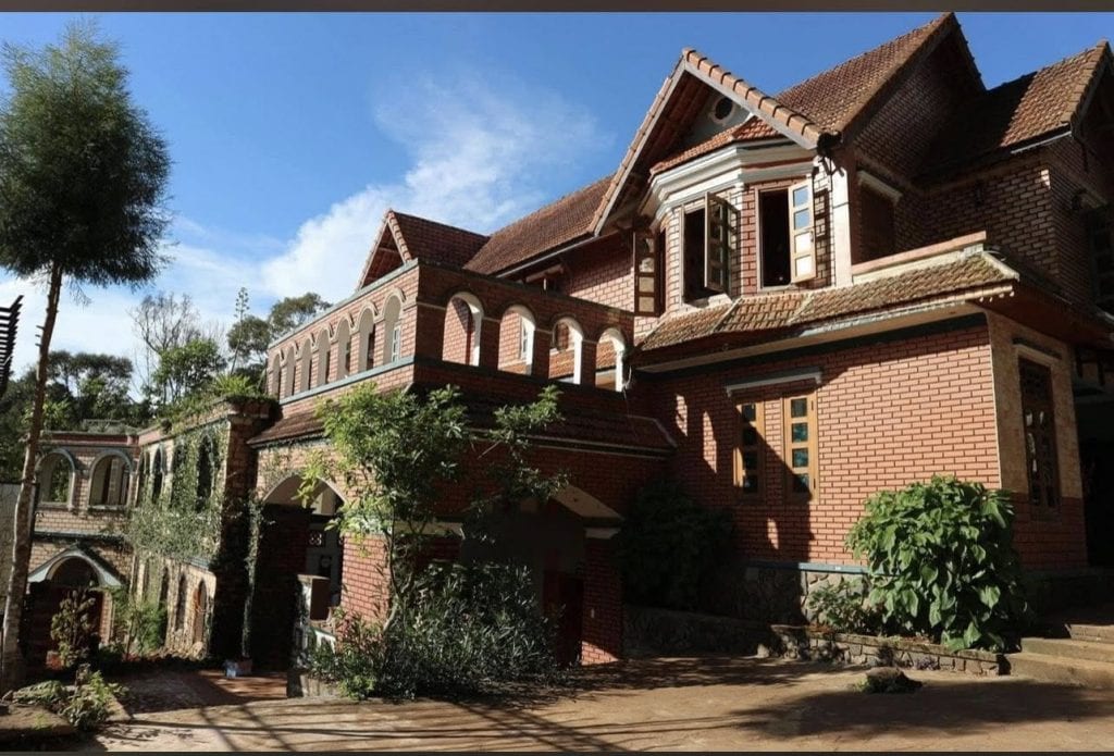 khach-san-mang-den sang trọng