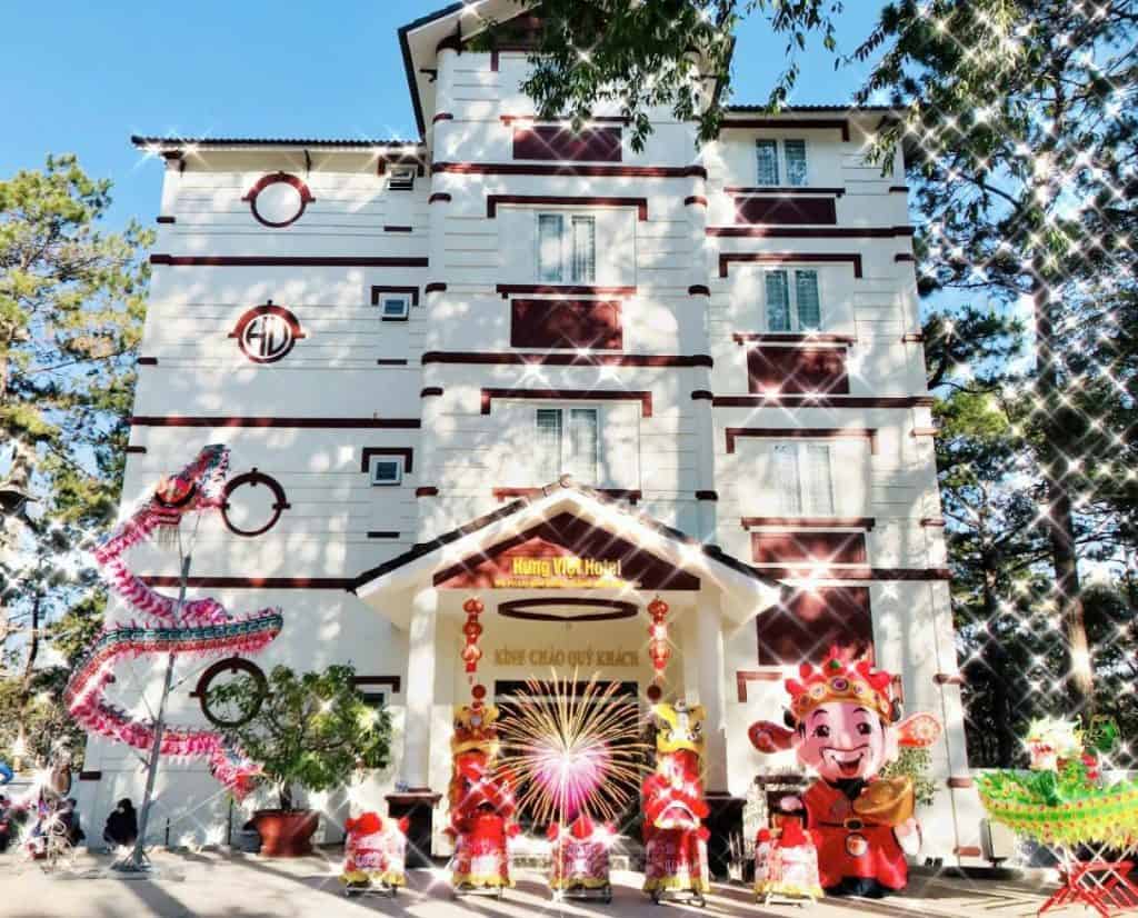 khach-san-mang-den đẳng cấp