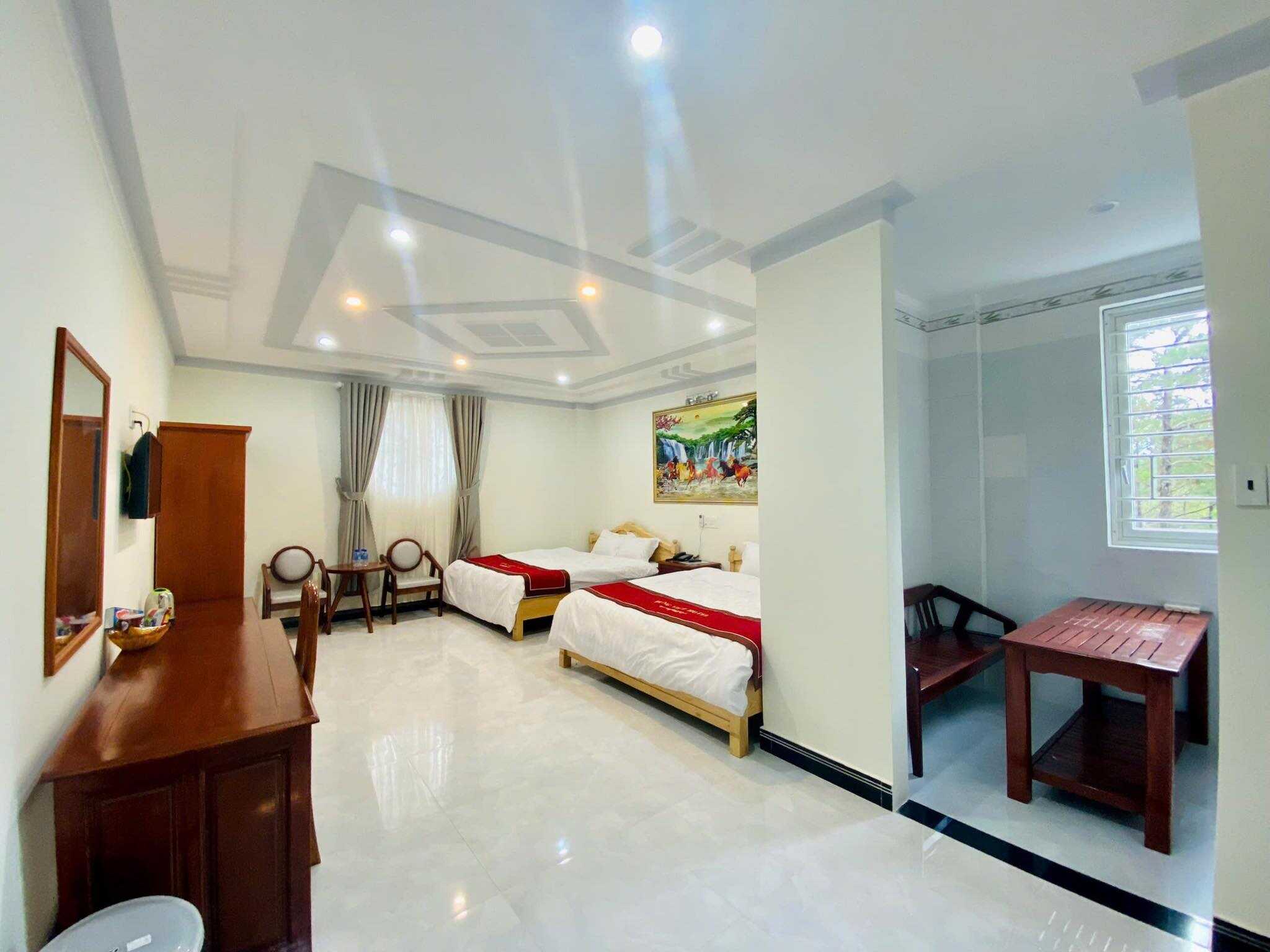 khach san mang den phòng ngủ đôi Hưng Việt Hotel
