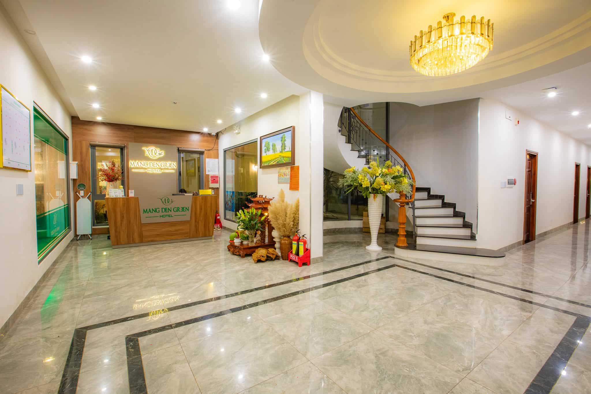 khach san mang den quầy lễ tân và sảnh phòng khách Măng Đen Green Hotel