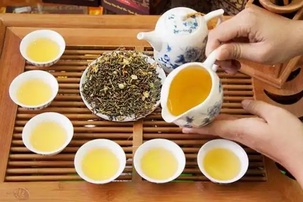 Đặc Sản 5 Trà sơn mật Măng Đen lá non phơi mát vị ngọt nhẹ hợp uống hằng ngày