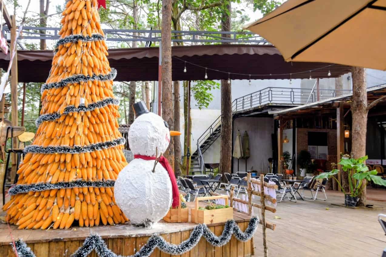 villa mang den có quầy cafe