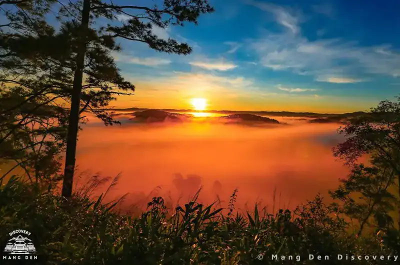 Khung cảnh hoàng hôn lãng mạn tại Măng Đen