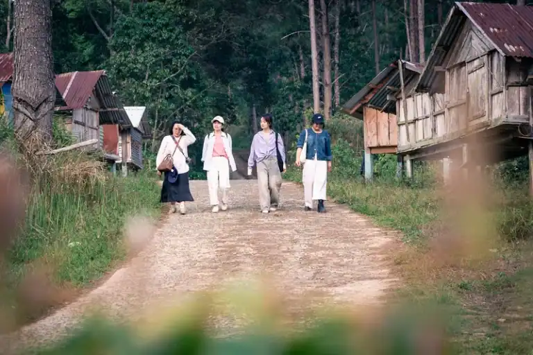 Làng du lịch cộng đồng Kon Tu Ma