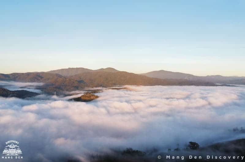 TOUR DU LỊCH MĂNG ĐEN 2 NGÀY 1 ĐÊM: SĂN MÂY ĐÈO VIOLAK – TRẢI NGHIỆM DU LỊCH TỰ TÚC ĐỈNH CAO 2 Đèo Violak nổi tiếng với biển mây rộng và dày