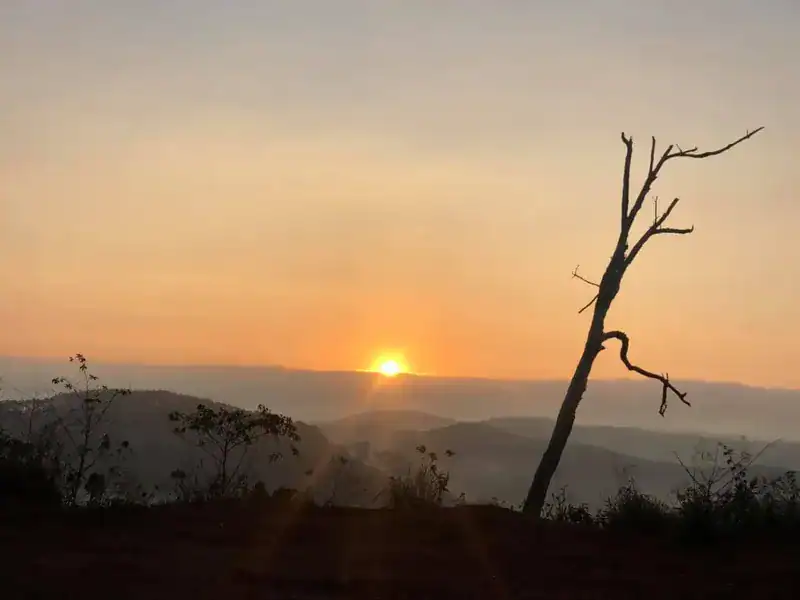 Không gian chiều muộn nhìn từ khu vực Chùa Khánh Lâm