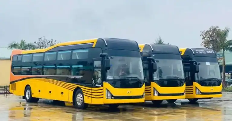 đoàn xe chờ khách vé xe dịp Tết