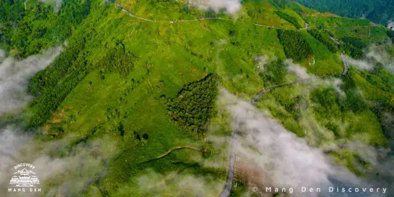 TOUR DU LỊCH MĂNG ĐEN 2 NGÀY 1 ĐÊM: SĂN MÂY ĐÈO VIOLAK – TRẢI NGHIỆM DU LỊCH TỰ TÚC ĐỈNH CAO 3 Săn mây và đón bình minh trên đèo Violak