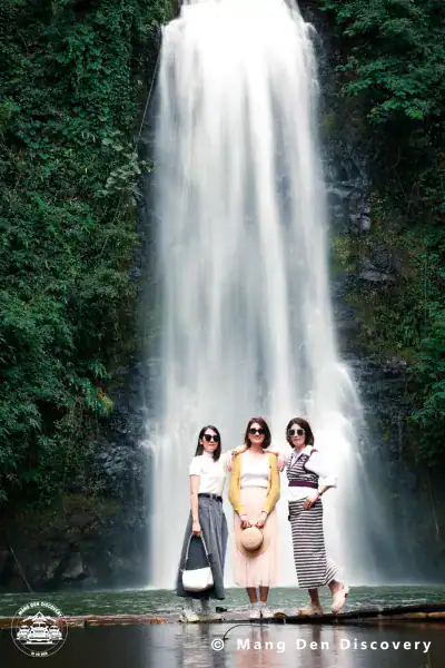 TOUR MĂNG ĐEN 3 NGÀY 2 ĐÊM – HÀNH TRÌNH KHÁM PHÁ TRỌN VẸN CAO NGUYÊN 13 Khoảnh khắc chụp hình tại Thác Pa Sỹ ở ngày khám phá nhịp chậm.