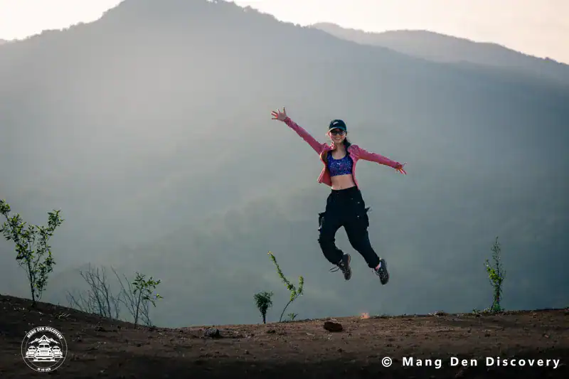 TOUR MĂNG ĐEN 3 NGÀY 2 ĐÊM – HÀNH TRÌNH KHÁM PHÁ TRỌN VẸN CAO NGUYÊN 25 Các đồi cỏ và triền núi là phần tạo nên chất cao nguyên rất riêng của Măng Đen.