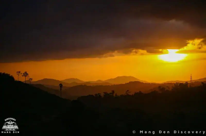 Khung cảnh hoàng hôn lãng mạn tại Măng Đen
