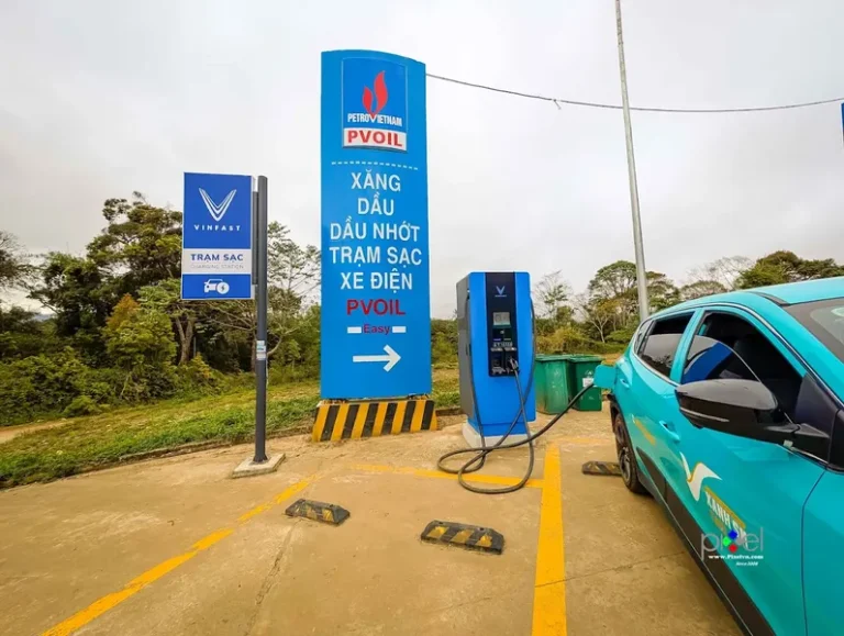 Trạm sạc xe điện Măng Đen tại cửa hàng xăng dầu Kon Plông công suất 180kW