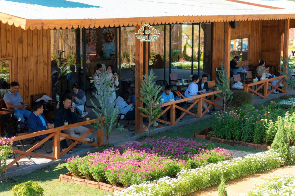 Quán Trạm Mây sau khi đổi chủ và làm mới không gian