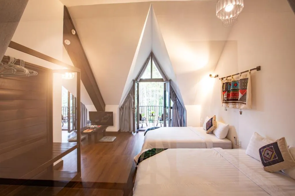 CASA VANILLA MĂNG ĐEN – CHỖ Ở ĐẸP TRÊN ĐƯỜNG NGUYỄN DU CHO NGƯỜI THÍCH Ở CHẬM, Ở YÊN 7 phòng gác mái rộng tại Casa Vanilla Măng Đen